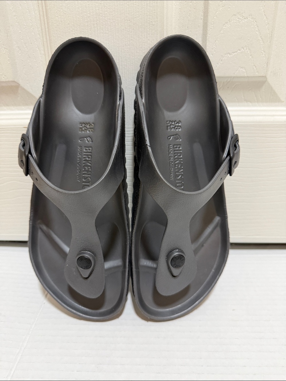 Birkenstock Gizeh Essential Sandals Grey- Size 38 (7-7.5) - Picture 3 of 10